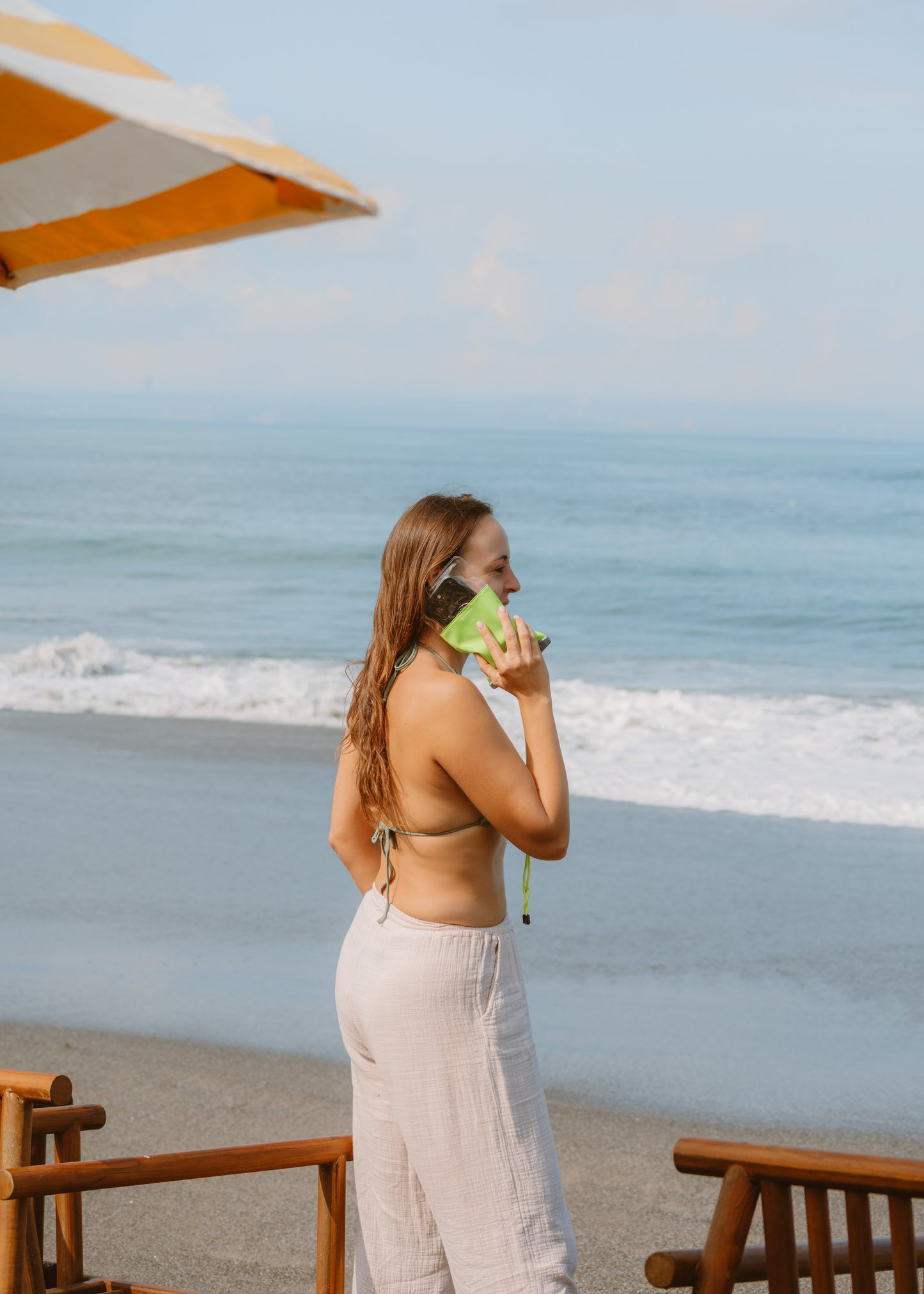 Waterproof Floating Phone Case –  Plus / Medium